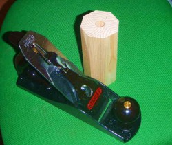 J_006s - maszt - pierwsze heblowanie na 8 katow.jpg