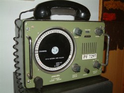 798px-Maritime_VHF_Sailor_RT144.JPG