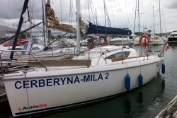 48. Santander. 05.08.12. Cerberyna Mila przy pomoście U..JPG