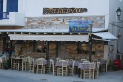Tinos Panormos bardzo dobra tawerna.JPG
