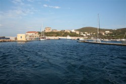 siros port jachtowy 5.JPG