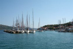 w porcie Kalamos.JPG