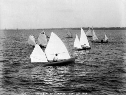 291a-canoes_trial_races.jpg