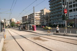 Przystanek autobusowy i tramwajowy przy marinie Alimos.JPG