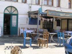 Portowa tawerna na wyspie Naxos.jpg