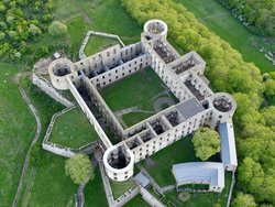 Castle_Ruins_Borgholm_Oland_Sweden.jpg