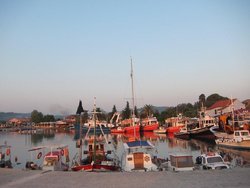 Petriti port1.jpg