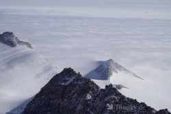 piramida na Antarktydzie.jpg