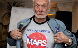 Buzz_Aldrin_www.telegraph.co.uk.jpg