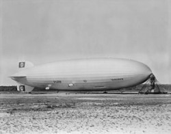 300px-Hindenburg_at_lakehurst.jpg