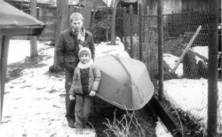 Jacek i Natalia nasza stara lodka po sprzedaniu lata 80x.jpg