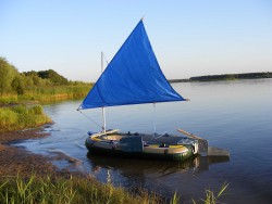 Ponton_żaglowy.jpg