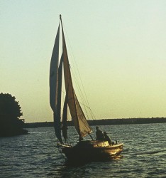 F1000014m.jpg