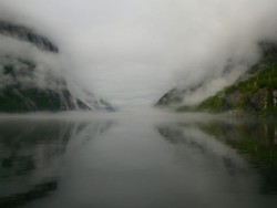 Fiord we mglę.jpg