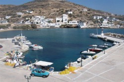 Sikinos port 2-crop.jpg