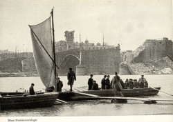 Most Poniatowskiego 1945 02.jpg