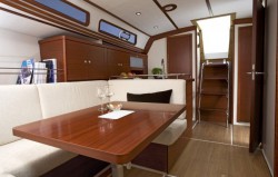 Hanse400_sailingyacht_charterinGreece02saloona.jpg