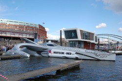 Earthrace_in_Hamburg.jpg