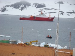 comandante-ferraz-antartica.jpg