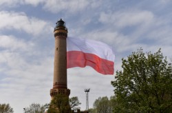 swinoujscie-flaga-latarnia.jpg
