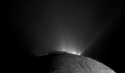 Enceladus - Cassini 2010.jpg